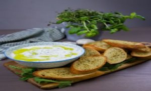 Vitlöksbröd m. tzatziki